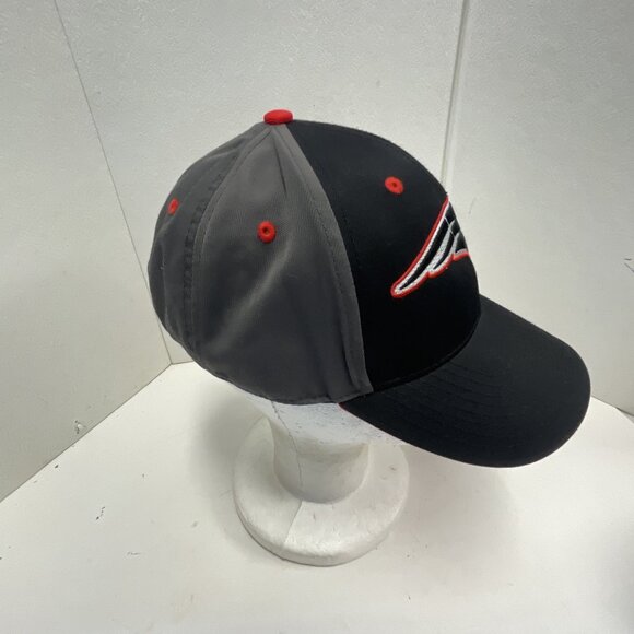 New England Patriots StrapBack Hat Cap Team OSFA NFL Football - Black Silver - Picture 3 of 6